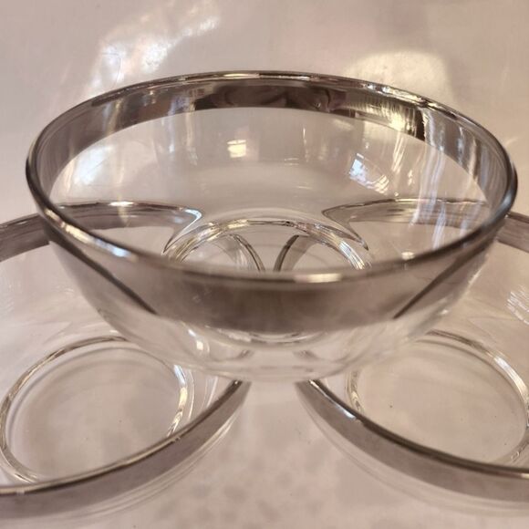 Vintage Pristine 1960s Dorothy Thorpe Set of 3 Small Glass Bowls w/Silver Band - Picture 3 of 8